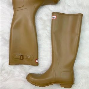 HUNTER RAIN BOOTS
